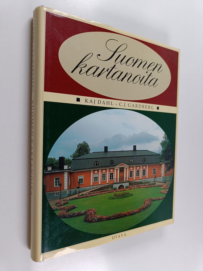 C. J. Gardberg & Kaj Dahl : Suomen kartanoita