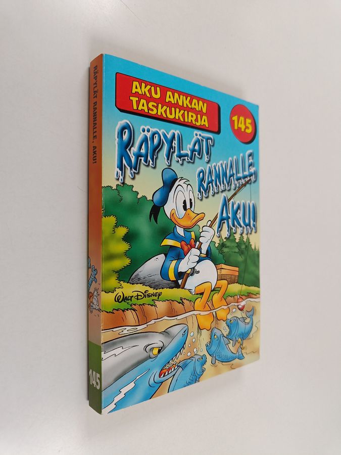 Räpylät rannalle, Aku!