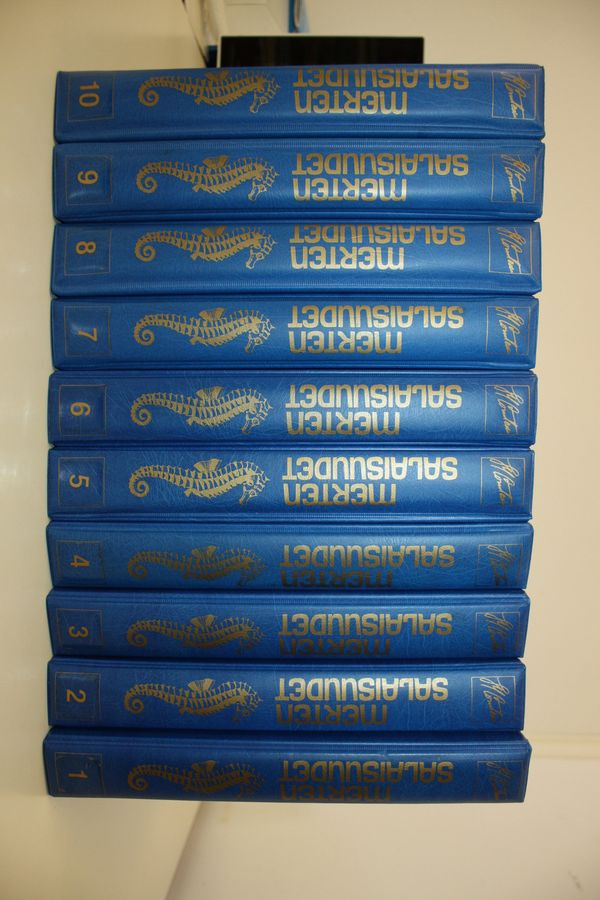 Merten salaisuudet vuosikerta 1976-1977 (10 kansiota) : kapteeni Cousteaun mukana maailman merillä ja merten syvyyksissä