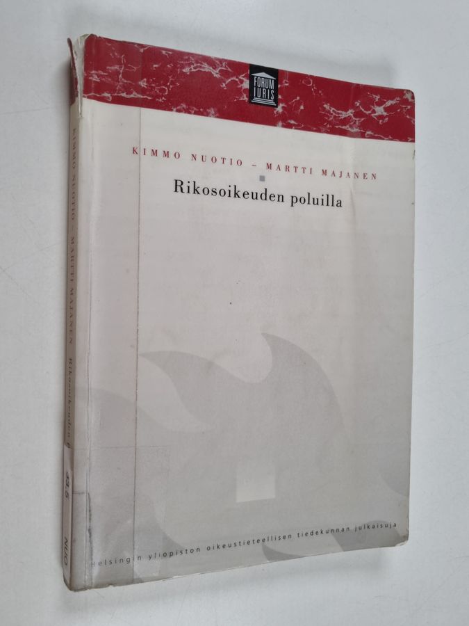 Rikosoikeuden poluilla