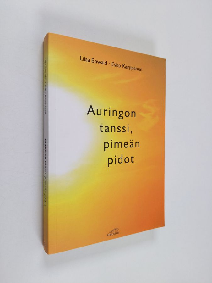Auringon tanssi, pimeän pidot