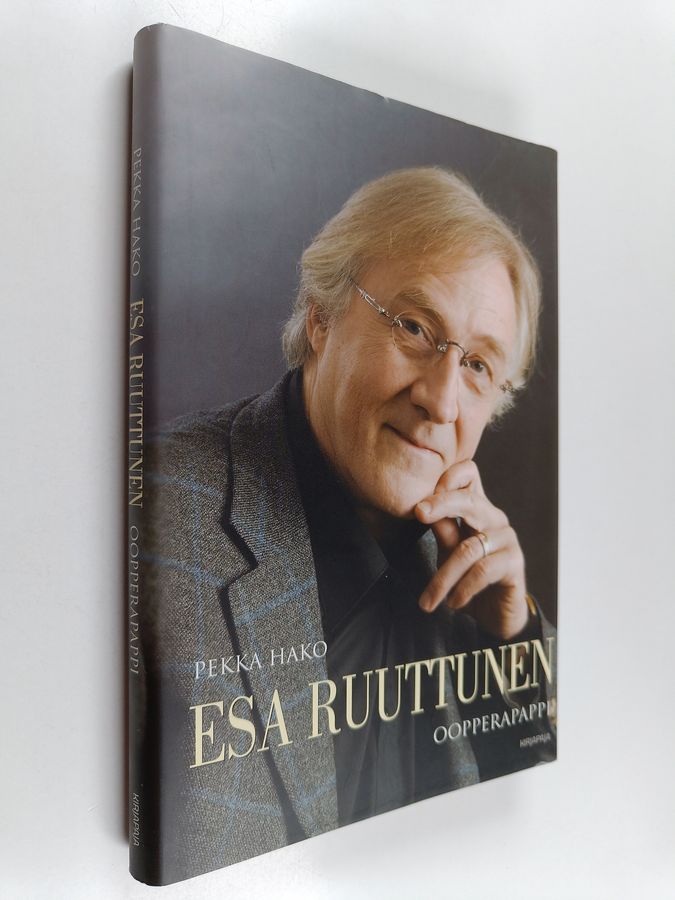 Pekka Hako : Esa Ruuttunen : oopperapappi