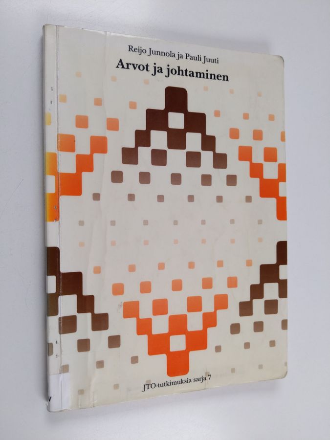 Arvot ja johtaminen