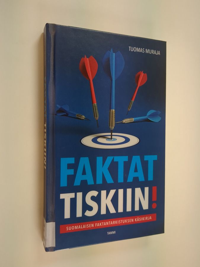 Faktat tiskiin!
