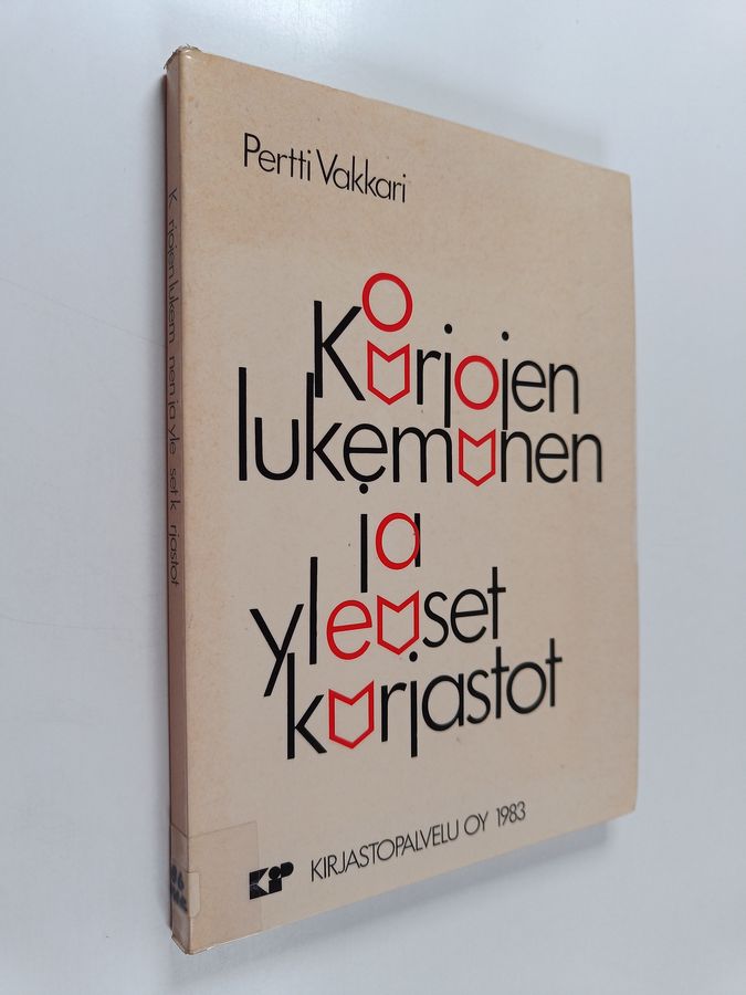 Kirjojen lukeminen ja yleiset kirjastot