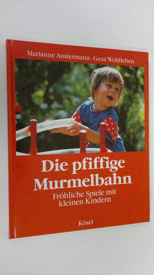 Fröhliche Spiele mit kleinen KIndern