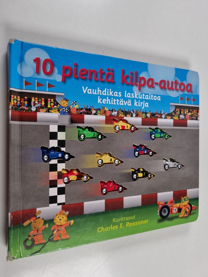10 pientä kilpa-autoa