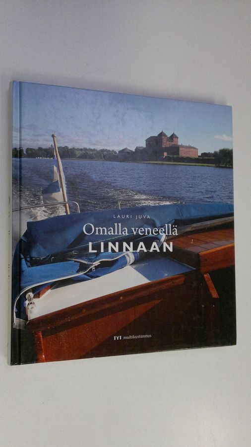 Omalla veneellä linnaan