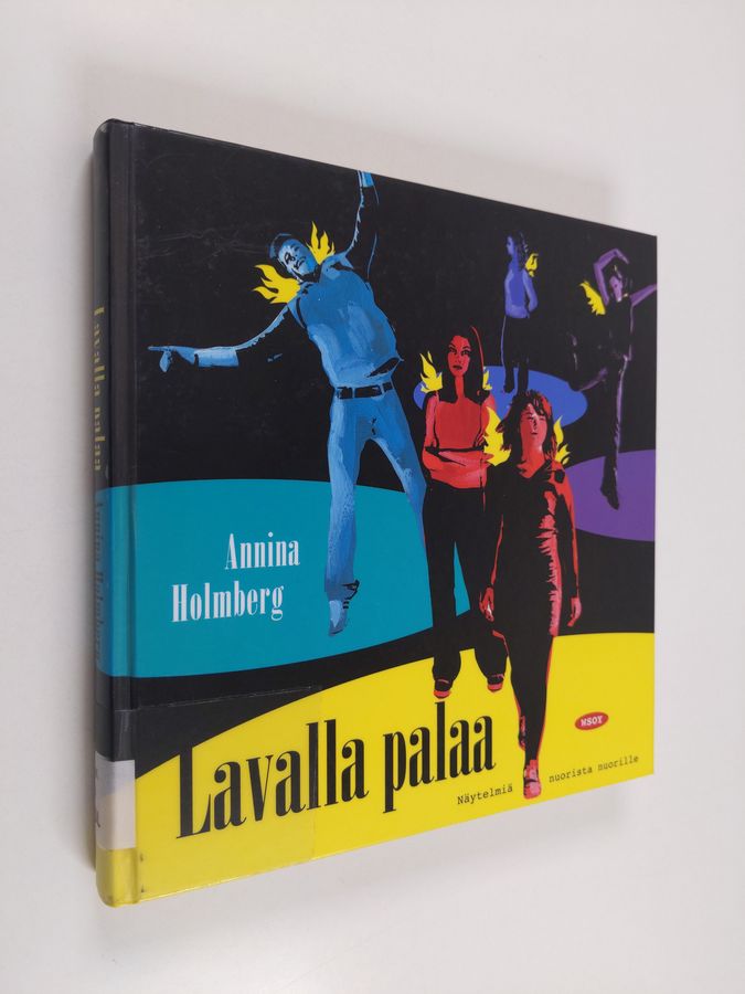 Lavalla palaa