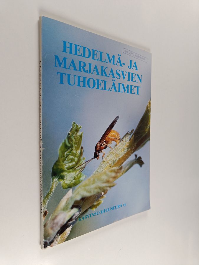 Hedelmä- ja marjakasvien tuhoeläimet