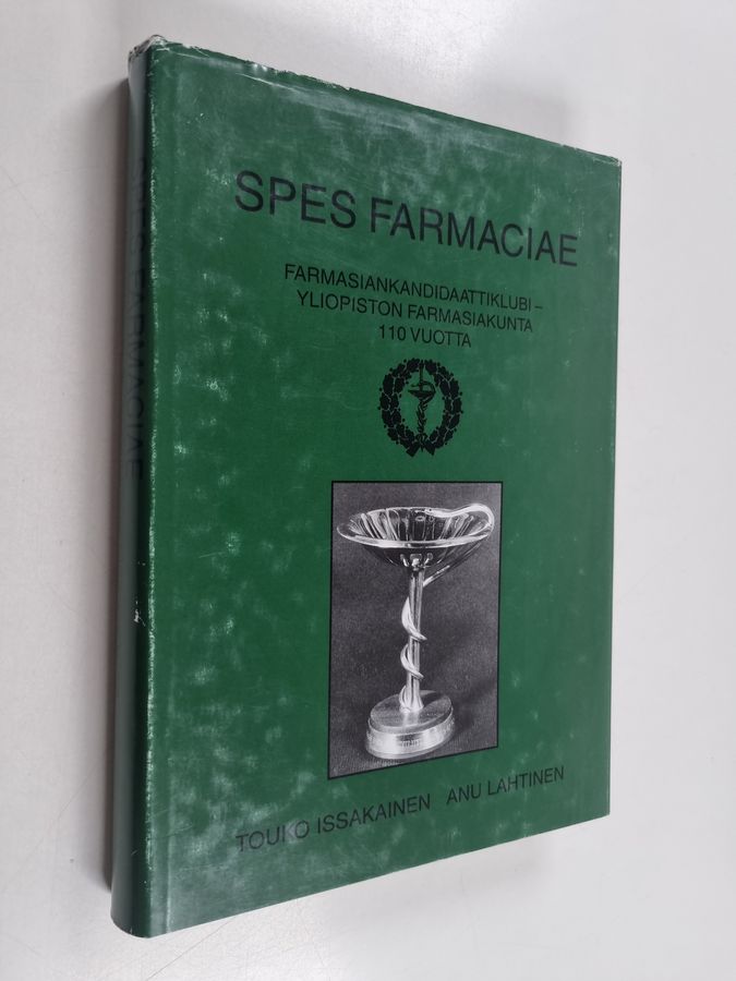 Anu Lahtinen & Touko Issakainen ym. : Spes farmaciae - Farmasiankandidaattiklubi, Yliopiston Farmasiakunta 110 vuotta