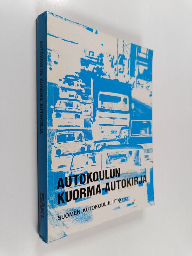 Autokoulun kuorma-autokirja