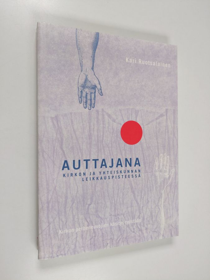 Auttajana kirkon ja yhteiskunnan leikkauspisteessä