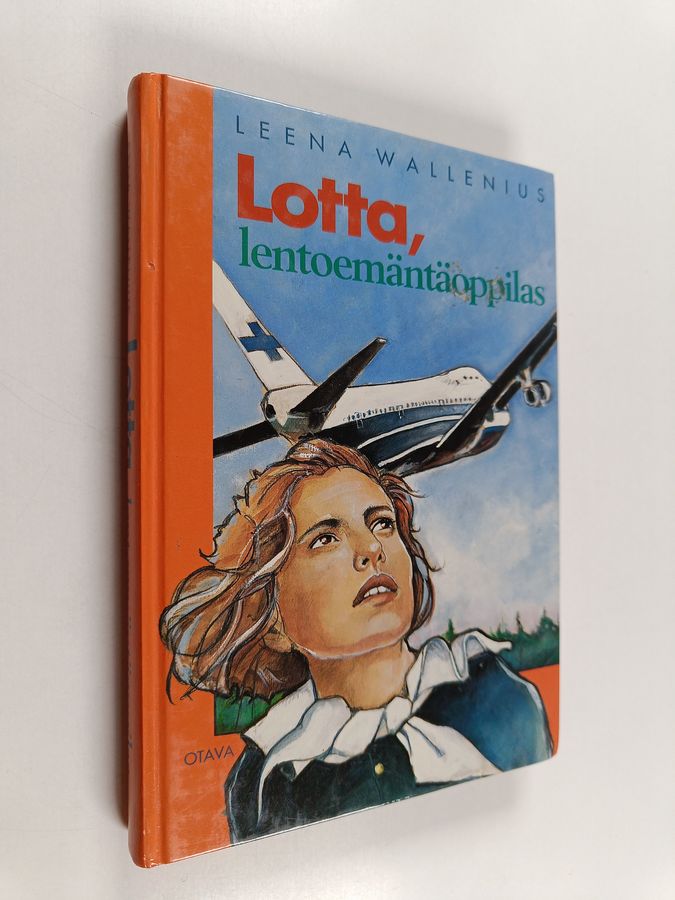 Lotta, lentoemäntäoppilas