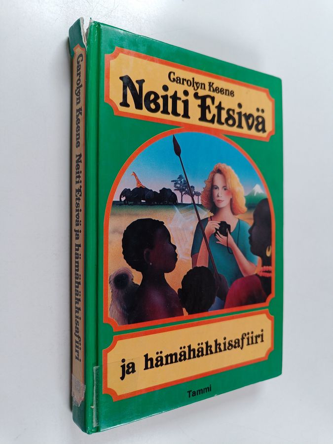Neiti Etsivä ja hämähäkkisafiiri