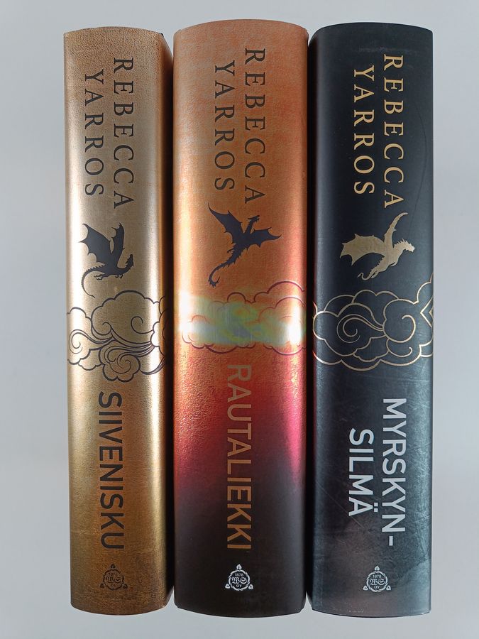 Rebecca Yarros : Empyreum 1-3 : Siivenisku ; Rautaliekki ; Myrskyn silmä