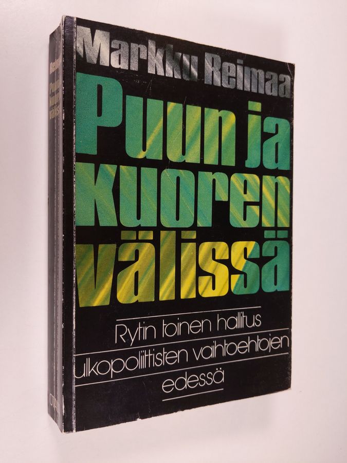Puun ja kuoren välissä