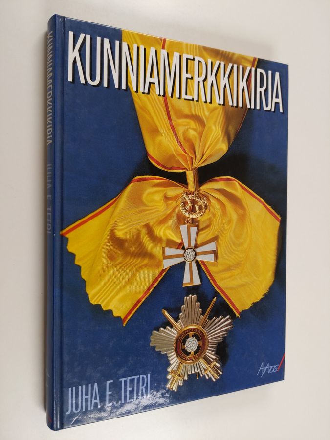 Juha E. Tetri : Kunniamerkkikirja