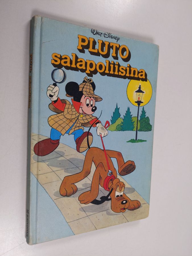 Pluto salapoliisina