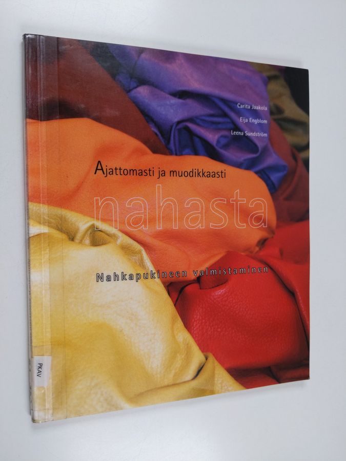 Ajattomasti ja muodikkaasti nahasta