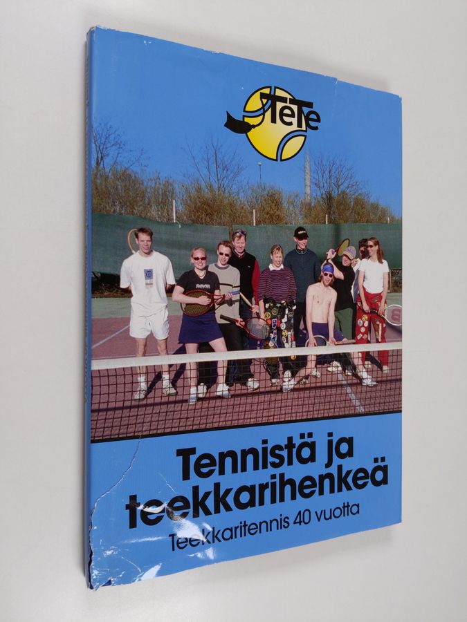 Tennistä ja teekkarihenkeä : teekkaritennis 40 vuotta