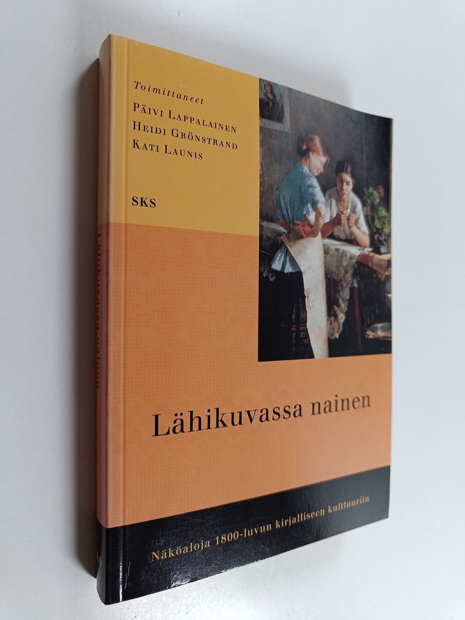 Lähikuvassa nainen