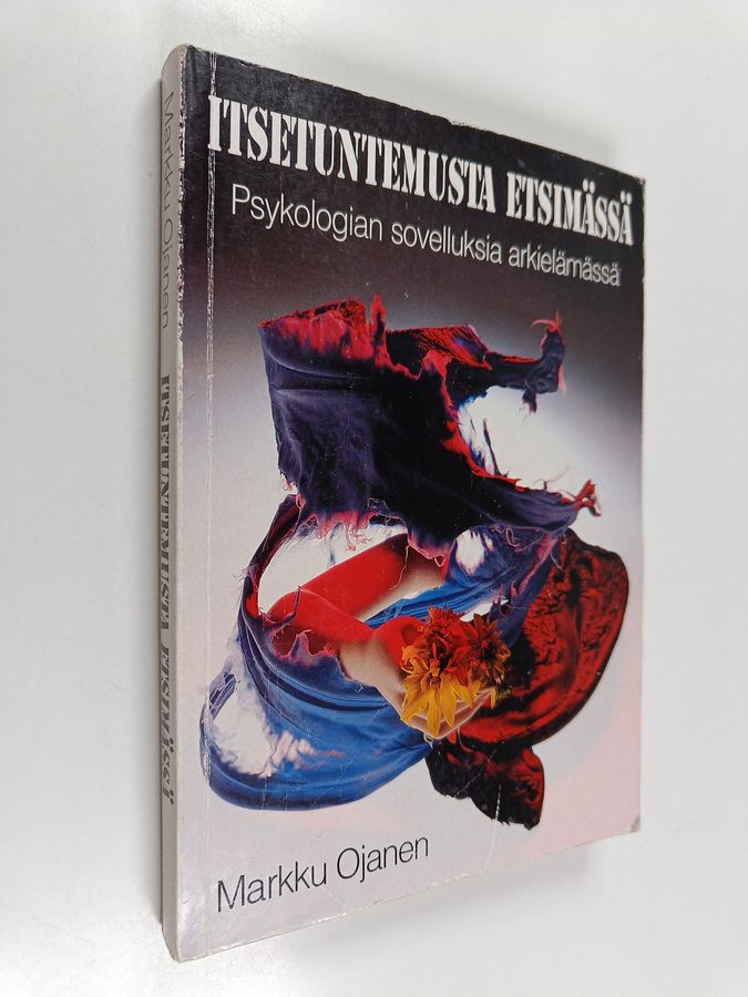 Itsetuntemusta etsimässä