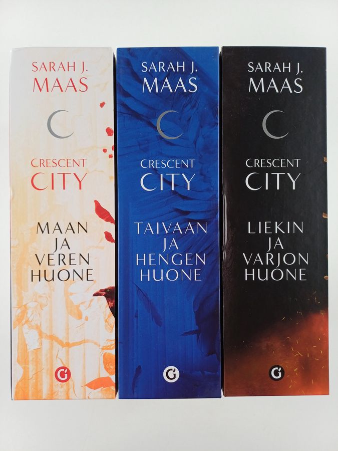 Sarah J. Maas : Crescent City 1-3 : Maan ja veren huone ; Taivaan ja hengen huone ; Liekin ja varjon huone