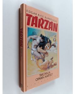 Kirjailijan Edgar Rice Burroughs käytetty kirja Tarzan ja Oparin aarteet