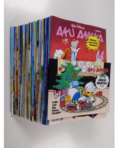 käytetty teos Aku Ankka vuosikerta 2019 + joulumanteli 52B/2019