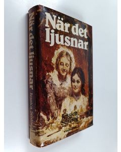 Kirjailijan Jessica Stirling käytetty kirja När det ljusnar