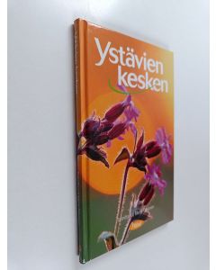 Tekijän Merja Pitkänen  käytetty kirja Ystävien kesken (ERINOMAINEN)