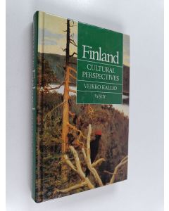 Kirjailijan Veikko Kallio käytetty kirja Finland : cultural perspectives