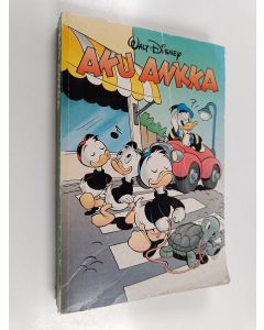 Kirjailijan Walt Disney käytetty kirja Aku Ankka neljännesvuosikerta 2/1999