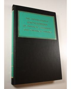Kirjailijan J. E. Mayer käytetty kirja The international encyclopedia of physical chemistry and chemical physics