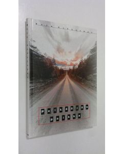 Kirjailijan Nora Schuurman käytetty kirja Pelkääjän paikka