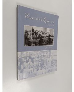 Kirjailijan Pertti Torikka käytetty kirja Ylioppilaaksi Laukaasta : Laukaan yhteiskoulu 1951-1974 : Laukaan yläaste 1974-1985 : Vuojärven koulu 1985-1991 : Laukaan kirkonkylän yläaste 1991-2001 : Laukaan lukio 1974-2001