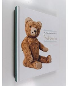 Kirjailijan Marjaana Nyström käytetty kirja Nallekarhu