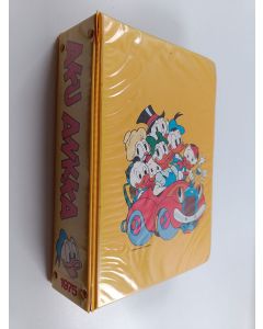 Kirjailijan Walt Disney uusi teos Aku Ankka puolivuosikerta 1975 (27-52, kansiossa)