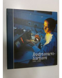Kirjailijan Matti J. Vuorela käytetty kirja Instrumentarium 1900-1990 : tuontiliikkeestä monialaiseksi, kotimaankaupan rinnalla laajamittaista teollisuutta ja vientiä harjoittavaksi yritykseksi (ERINOMAINEN)