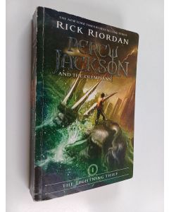 Kirjailijan Rick Riordan käytetty kirja The Lightning Thief