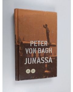 Kirjailijan Peter von Bagh käytetty kirja Junassa