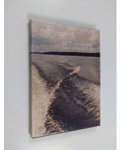 Kirjailijan Aaro Okkola käytetty kirja Säteitä ja säkeitä