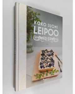 käytetty kirja Koko Suomi leipoo