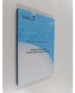 Kirjailijan Leena Koski & Päivi Harinen käytetty kirja Arjen askeleet : otteita elämän järjestyksistä