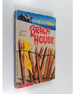 Kirjailijan R. L. Stine käytetty kirja Beach house