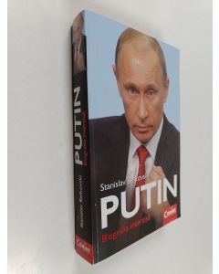 Kirjailijan Stanislav Belkovski käytetty kirja Putin - biografia interzisă