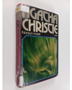 Kirjailijan Agatha Christie käytetty kirja Norsun muisti