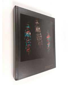 Kirjailijan Kristian Blomberg käytetty kirja Kaikessa hiljaisuudessa