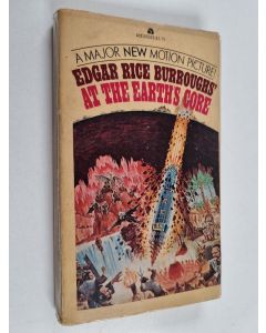 Kirjailijan Edgar Rice Burroughs käytetty kirja At the Earth's Core